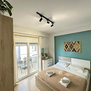 Apartament Trea - On Private With Sunbed & Umbrella, Wlora